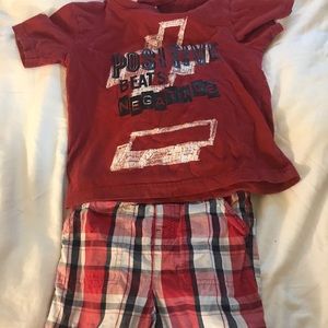 Boys set( shirt and shorts) size 3T